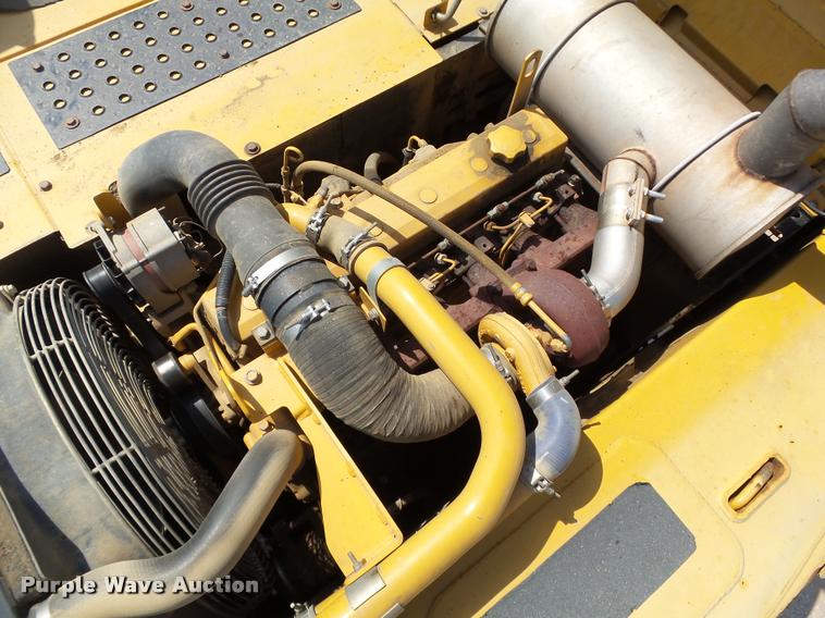 image for item L1925 2006 John Deere 200C LC excavator