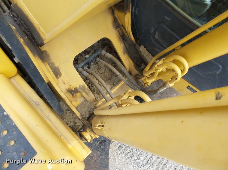 image for item L1925 2006 John Deere 200C LC excavator