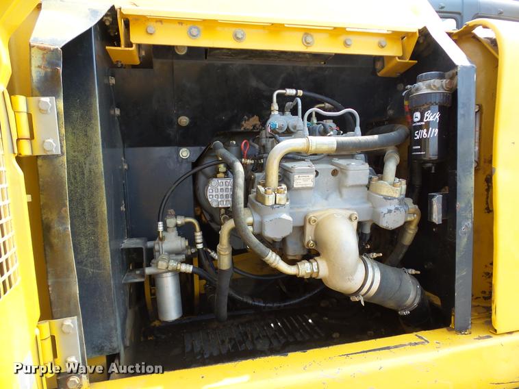 image for item L1925 2006 John Deere 200C LC excavator