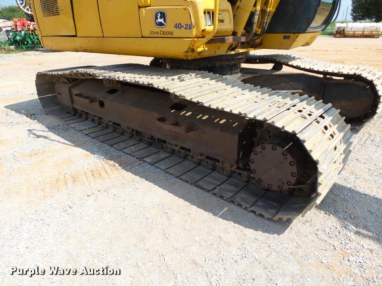 image for item L1925 2006 John Deere 200C LC excavator