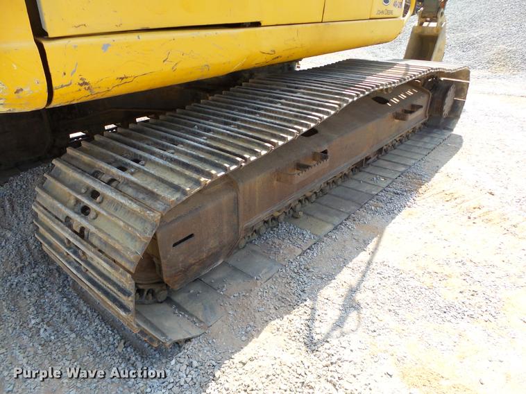 image for item L1925 2006 John Deere 200C LC excavator