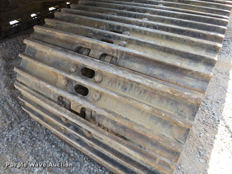 image for item L1925 2006 John Deere 200C LC excavator