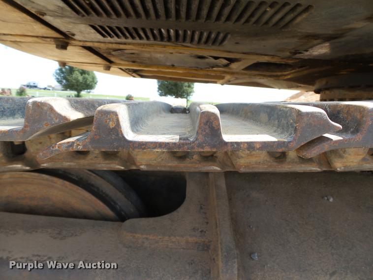 image for item L1925 2006 John Deere 200C LC excavator