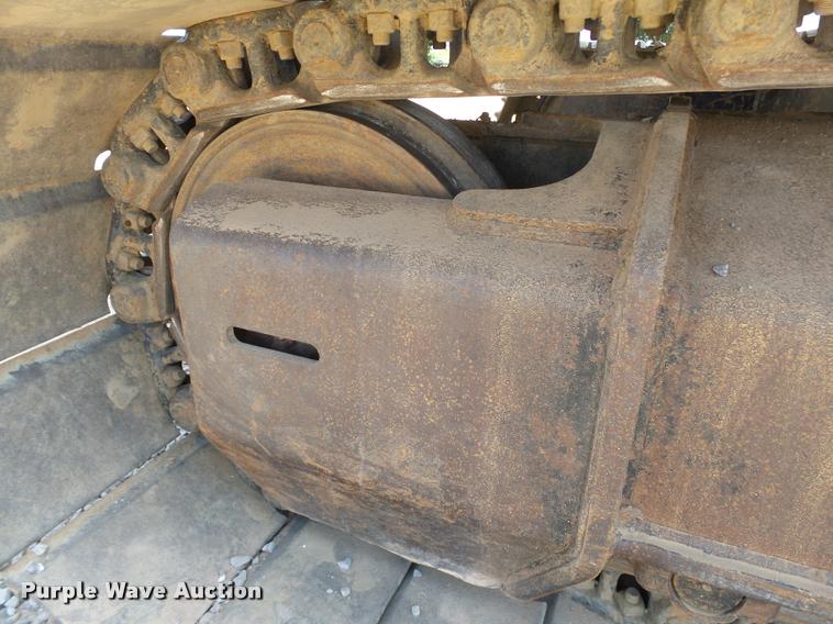 image for item L1925 2006 John Deere 200C LC excavator