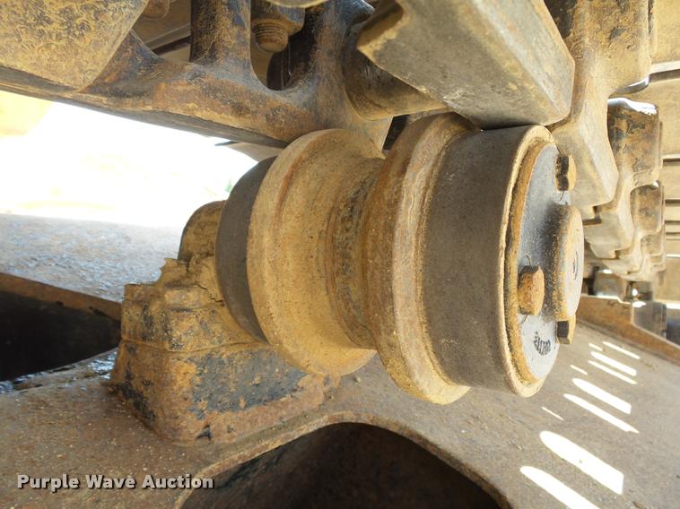 image for item L1925 2006 John Deere 200C LC excavator