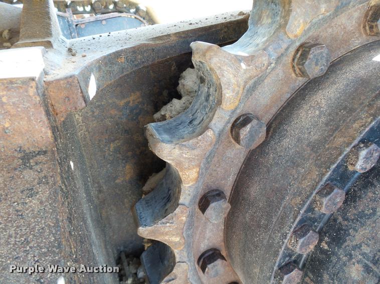 image for item L1925 2006 John Deere 200C LC excavator