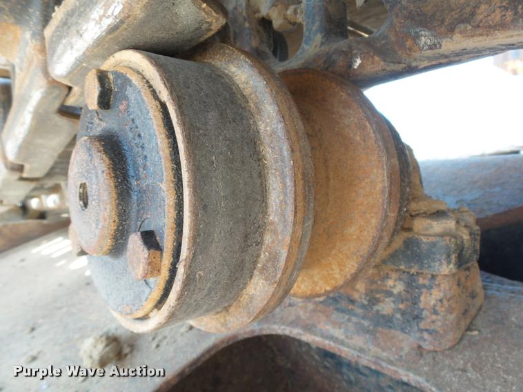 image for item L1925 2006 John Deere 200C LC excavator