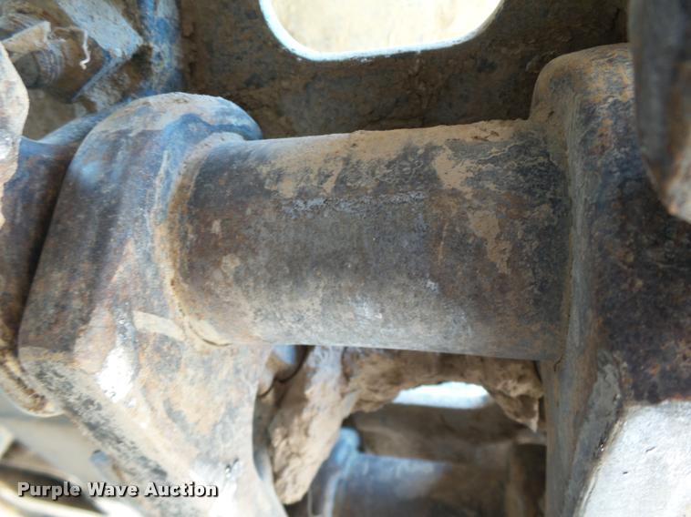 image for item L1925 2006 John Deere 200C LC excavator