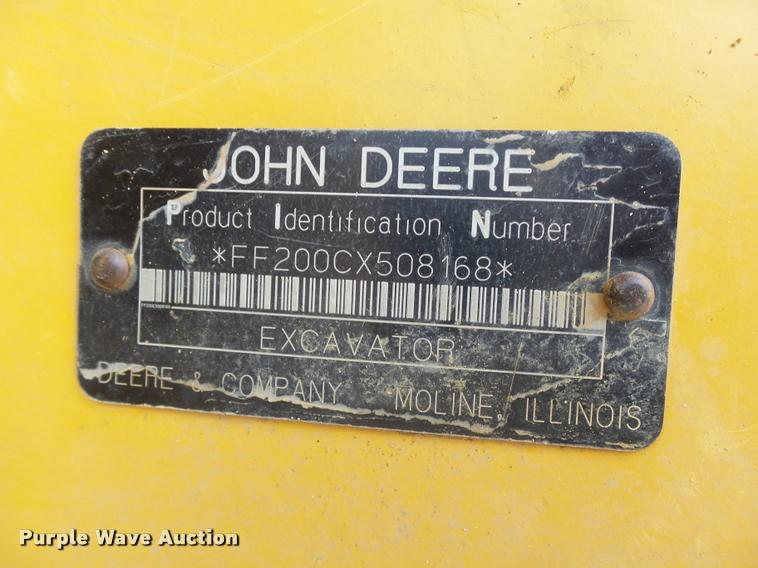 image for item L1925 2006 John Deere 200C LC excavator