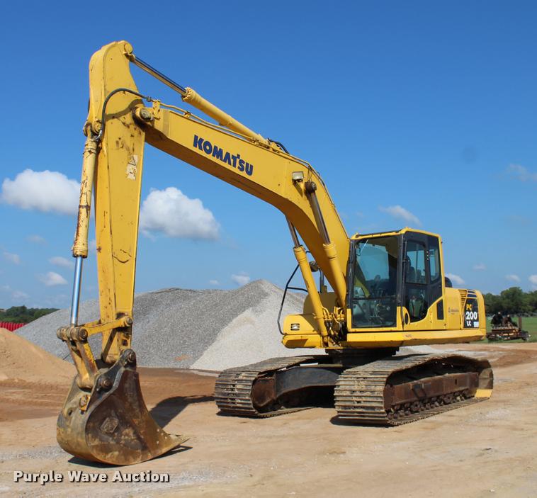 image for item L1926 2011 Komatsu PC200LC-8 excavator