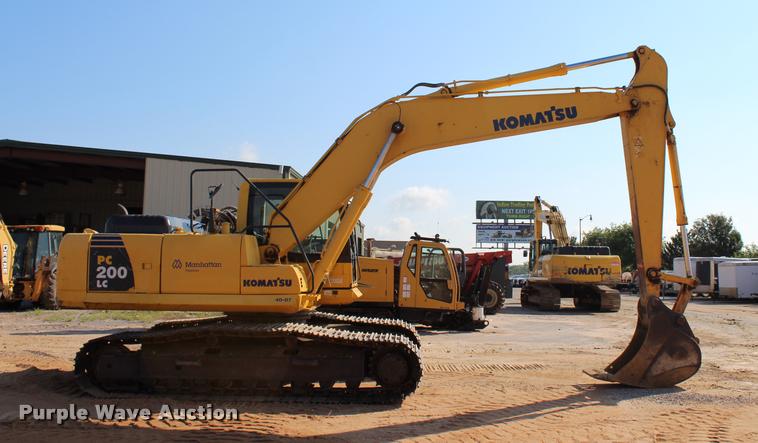 image for item L1926 2011 Komatsu PC200LC-8 excavator