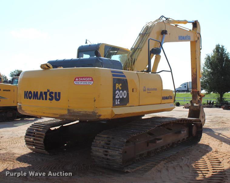 image for item L1926 2011 Komatsu PC200LC-8 excavator