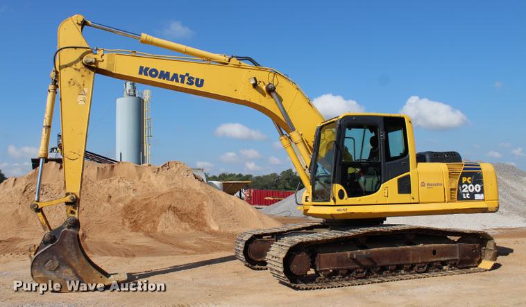 image for item L1926 2011 Komatsu PC200LC-8 excavator