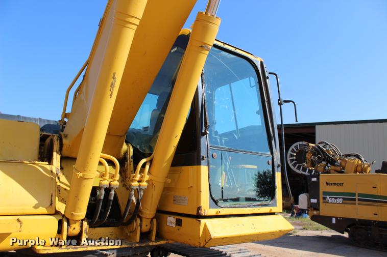 image for item L1926 2011 Komatsu PC200LC-8 excavator