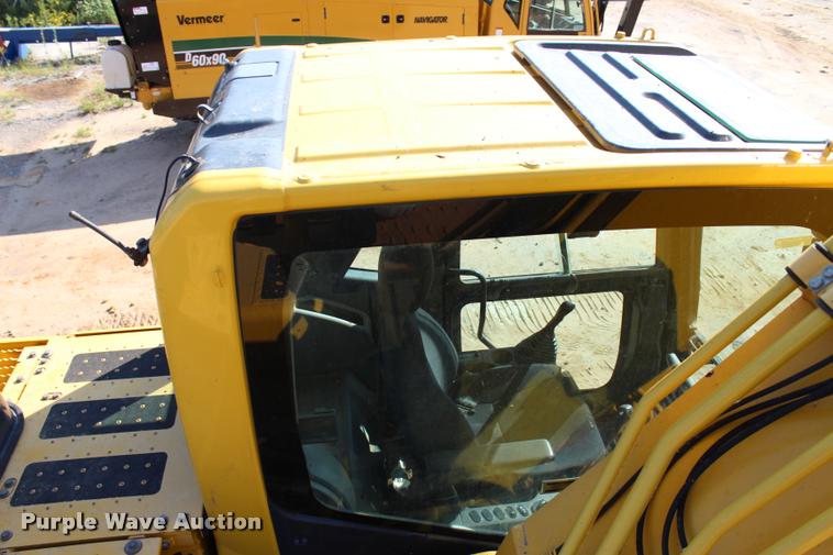 image for item L1926 2011 Komatsu PC200LC-8 excavator