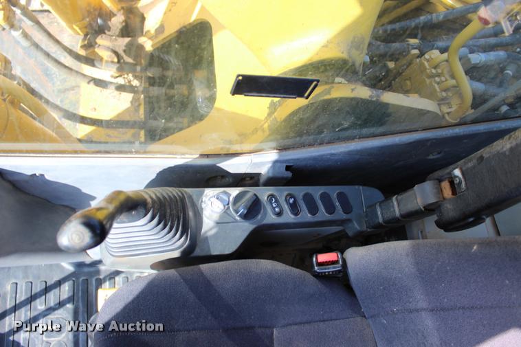 image for item L1926 2011 Komatsu PC200LC-8 excavator