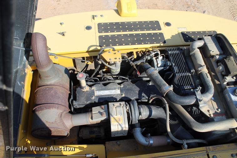 image for item L1926 2011 Komatsu PC200LC-8 excavator