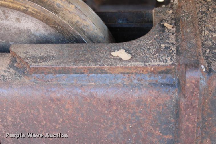 image for item L1926 2011 Komatsu PC200LC-8 excavator