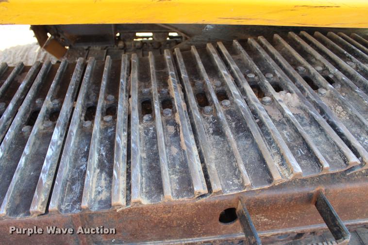 image for item L1926 2011 Komatsu PC200LC-8 excavator