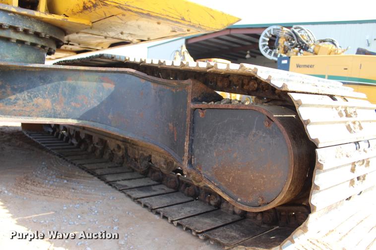 image for item L1926 2011 Komatsu PC200LC-8 excavator