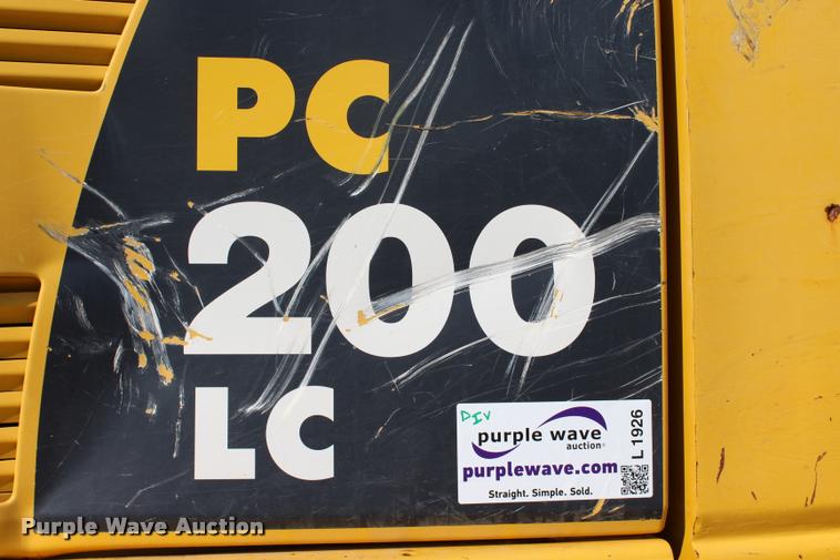 image for item L1926 2011 Komatsu PC200LC-8 excavator