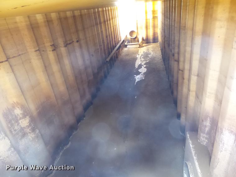 image for item L1930 2012 Arman frac tank trailer