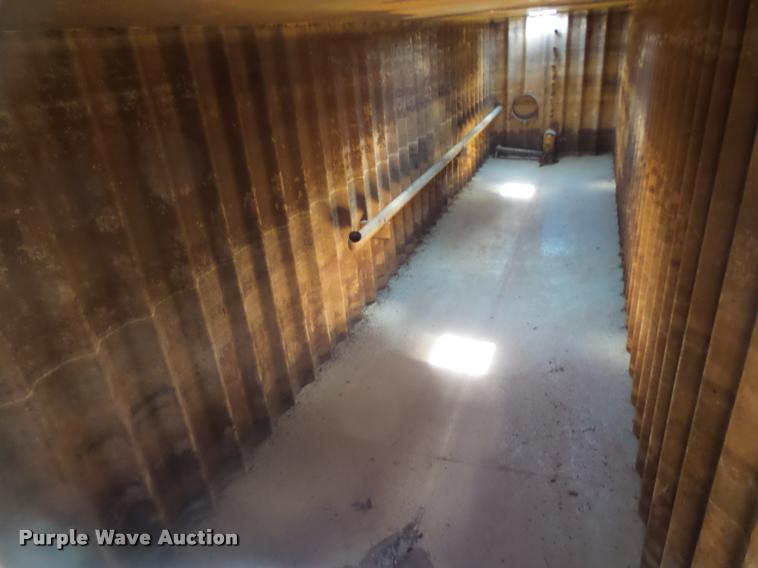 image for item L1932 2007 Wichita frac tank trailer