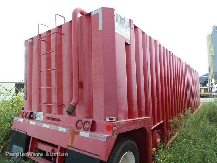 image for item L1932 2007 Wichita frac tank trailer