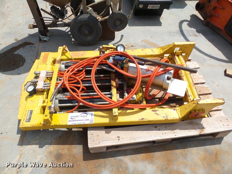 image for item L1935 Mustang DBH-1200-B poly pipe squeeze tool