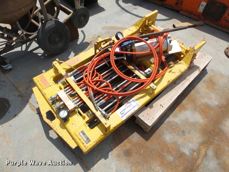 image for item L1935 Mustang DBH-1200-B poly pipe squeeze tool