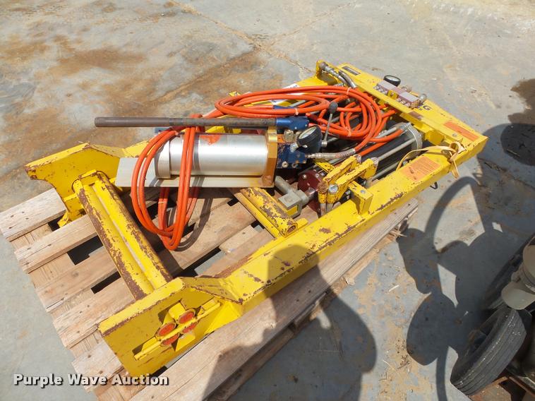 image for item L1935 Mustang DBH-1200-B poly pipe squeeze tool