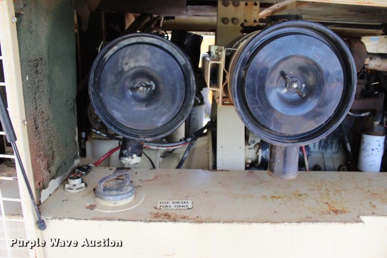 image for item L1946 1996 Ingersoll Rand VHP400 air compressor