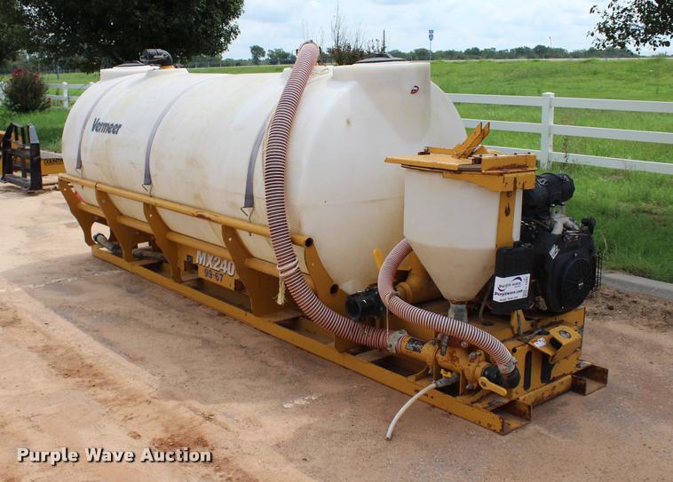 image for item L1947 2015 Vermeer MX240 mud mixing system