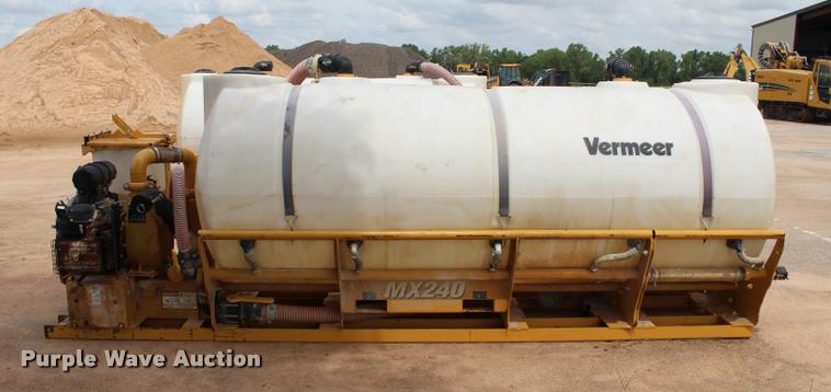 image for item L1947 2015 Vermeer MX240 mud mixing system
