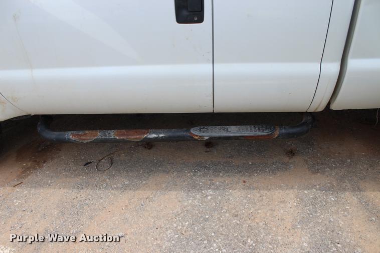 image for item L3215 2005 Ford F250 Super Duty XL SuperCab pickup truck