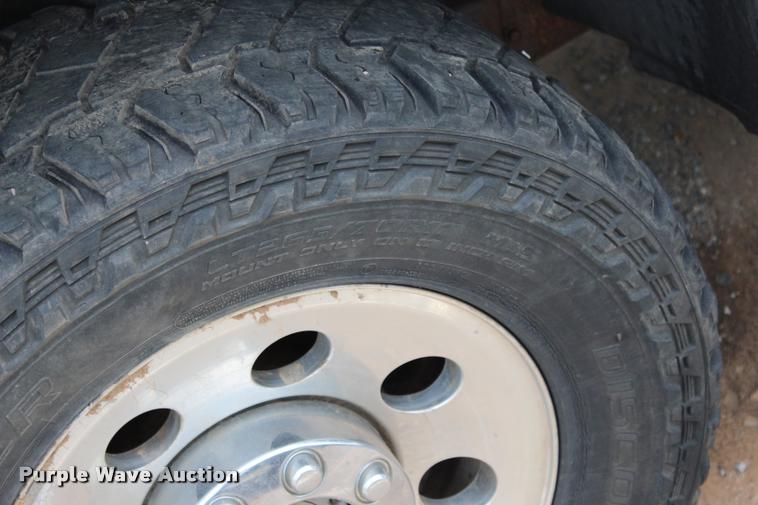 image for item L3215 2005 Ford F250 Super Duty XL SuperCab pickup truck