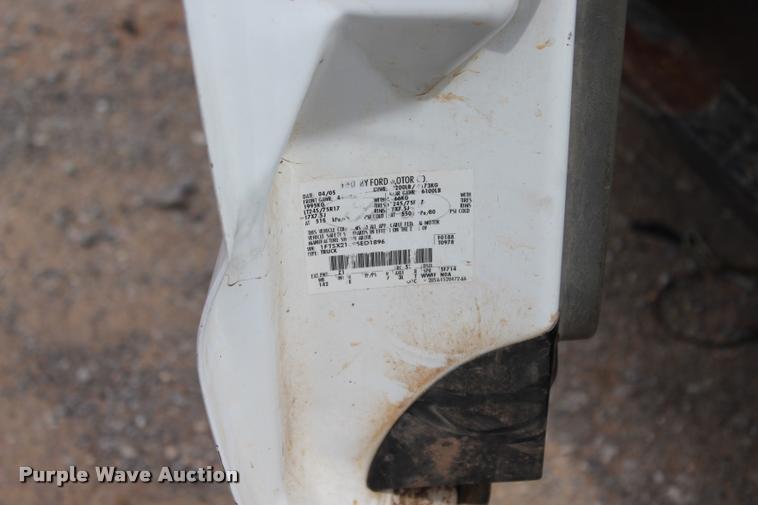 image for item L3215 2005 Ford F250 Super Duty XL SuperCab pickup truck