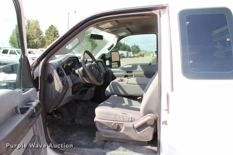 image for item L3218 2011 Ford F250 FX4 SuperCab pickup truck