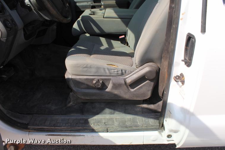 image for item L3218 2011 Ford F250 FX4 SuperCab pickup truck