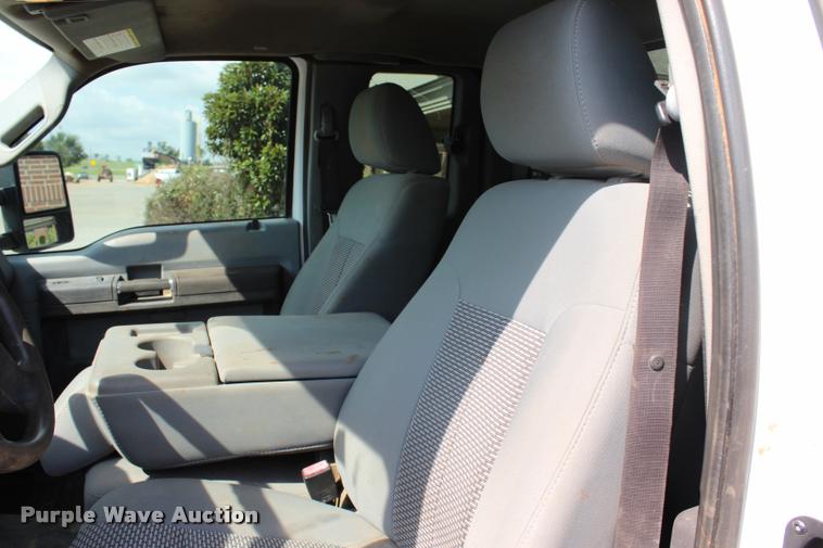 image for item L3218 2011 Ford F250 FX4 SuperCab pickup truck