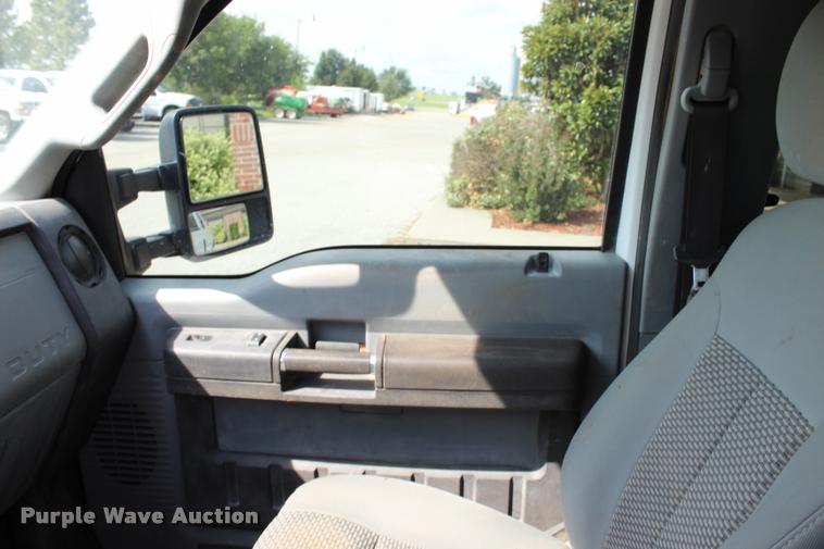 image for item L3218 2011 Ford F250 FX4 SuperCab pickup truck