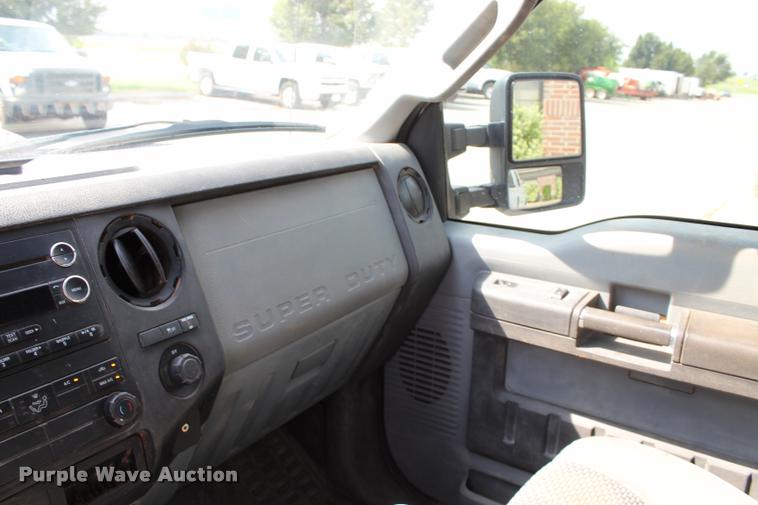 image for item L3218 2011 Ford F250 FX4 SuperCab pickup truck