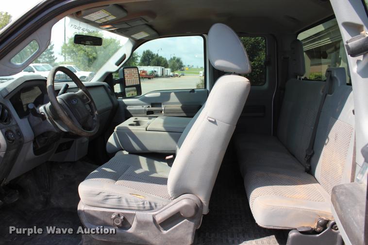 image for item L3218 2011 Ford F250 FX4 SuperCab pickup truck