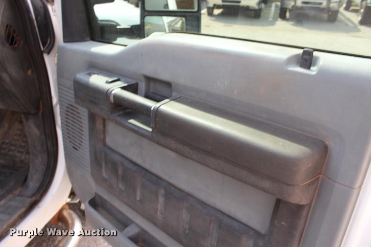 image for item L3218 2011 Ford F250 FX4 SuperCab pickup truck