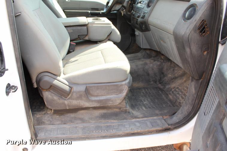 image for item L3218 2011 Ford F250 FX4 SuperCab pickup truck