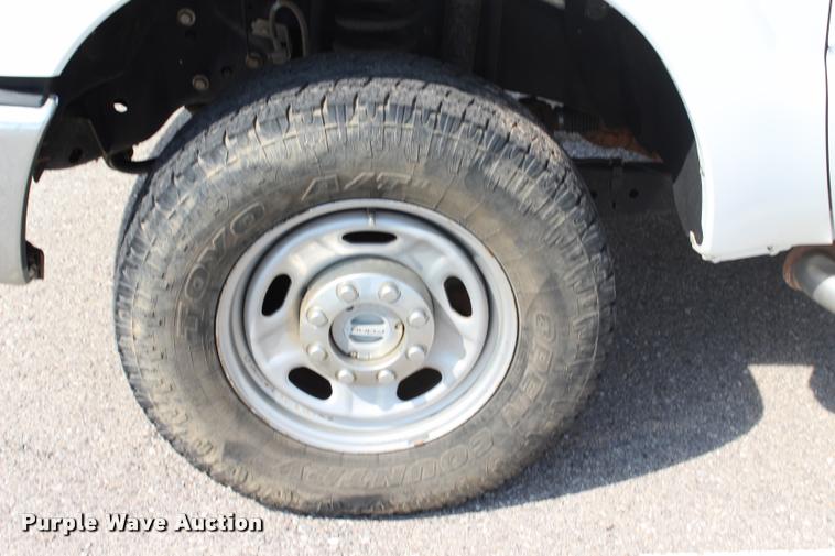 image for item L3218 2011 Ford F250 FX4 SuperCab pickup truck