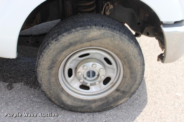 image for item L3218 2011 Ford F250 FX4 SuperCab pickup truck