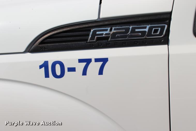 image for item L3218 2011 Ford F250 FX4 SuperCab pickup truck