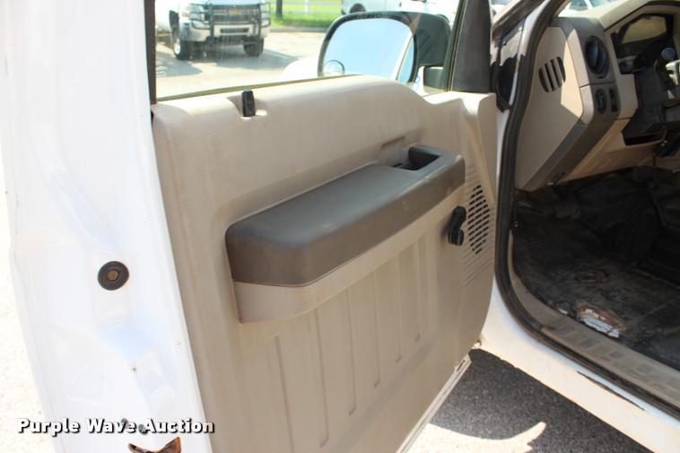 image for item L3219 2008 Ford F250 Super Duty SuperCab pickup truck