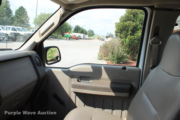 image for item L3219 2008 Ford F250 Super Duty SuperCab pickup truck